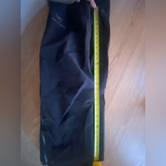 Arc’teryx BNWOT Women’s Bibs 💜🖤 - Picture 12 of 12